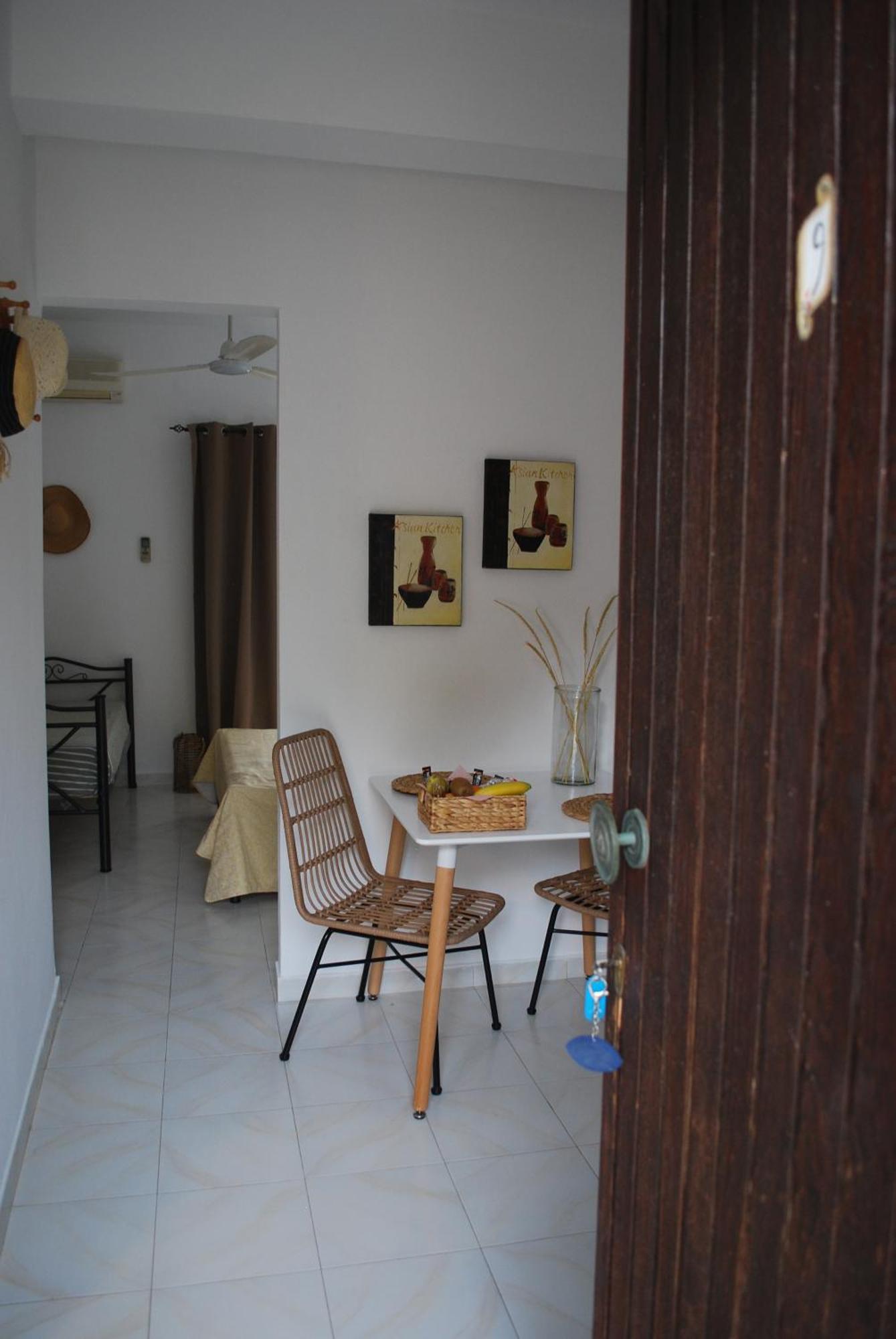 Sunset Rooms Agia Marina  Ngoại thất bức ảnh