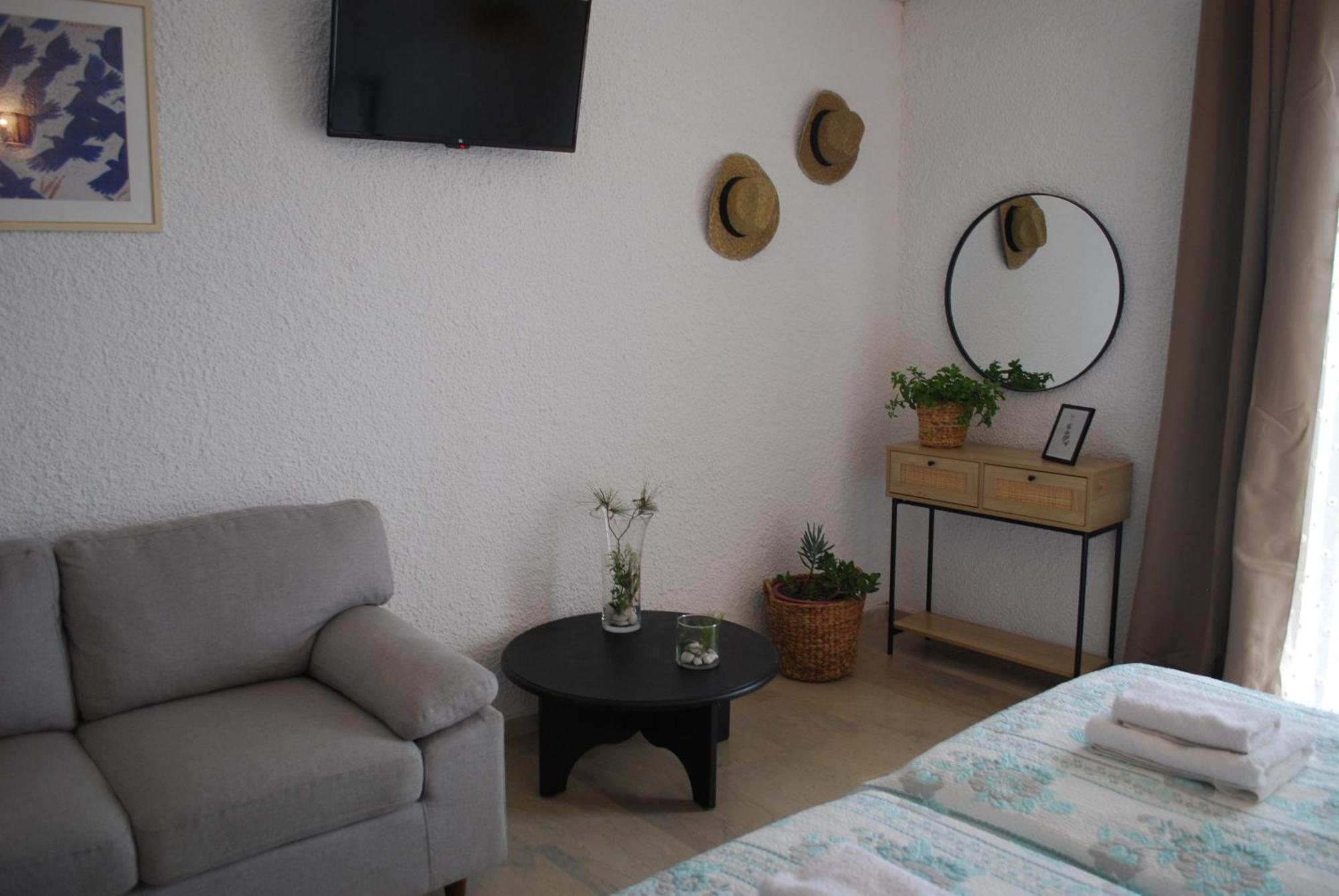 Sunset Rooms Agia Marina  Ngoại thất bức ảnh