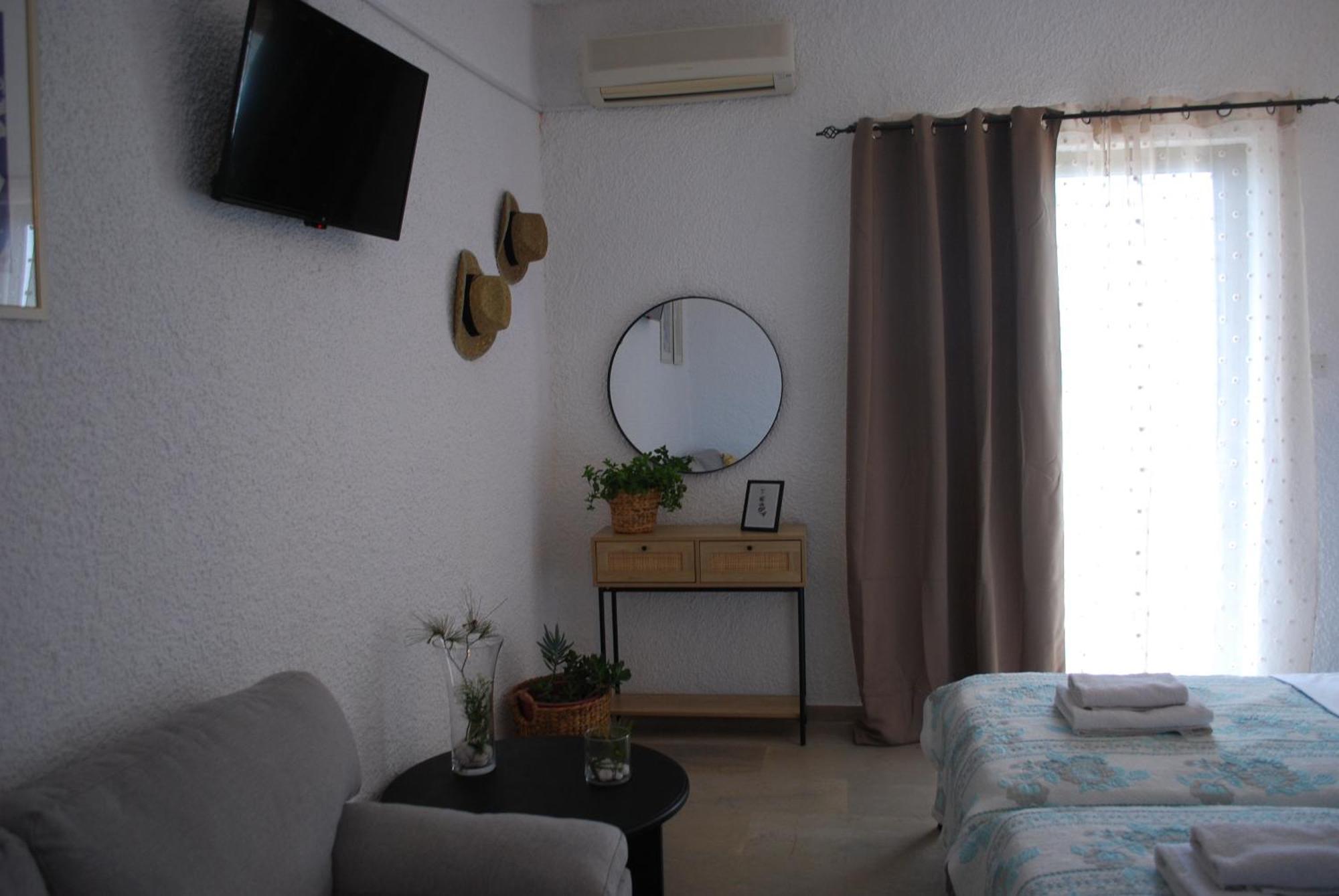 Sunset Rooms Agia Marina  Ngoại thất bức ảnh