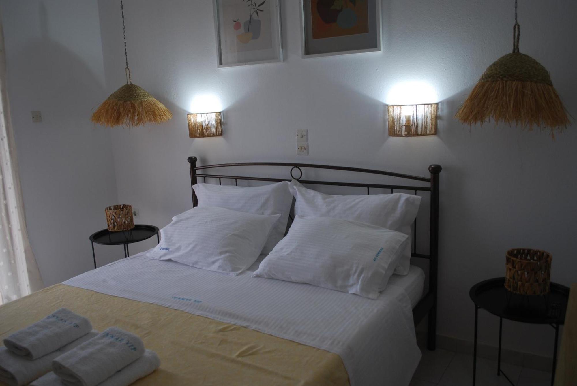 Sunset Rooms Agia Marina  Ngoại thất bức ảnh