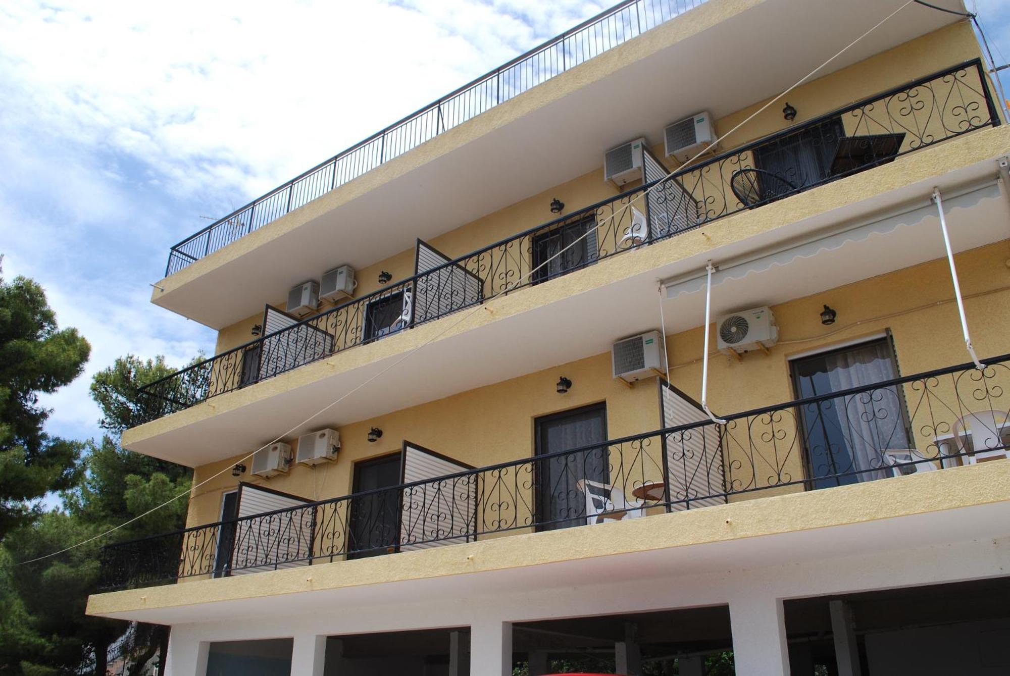 Sunset Rooms Agia Marina  Ngoại thất bức ảnh