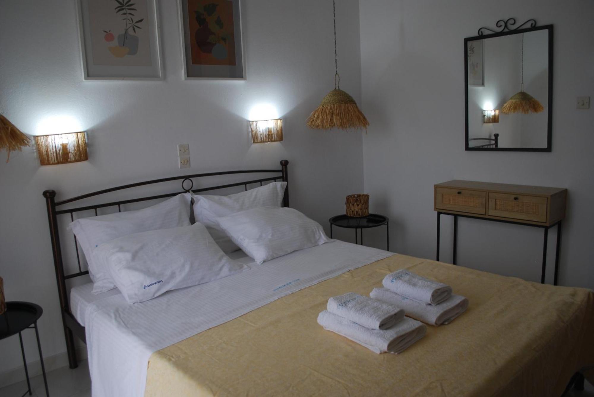 Sunset Rooms Agia Marina  Ngoại thất bức ảnh