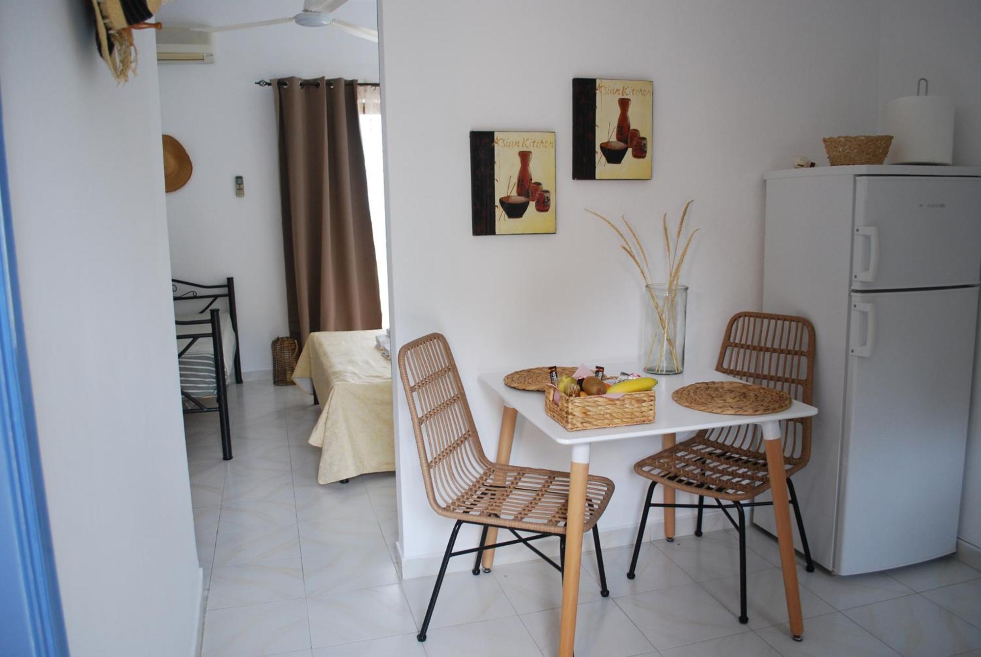 Sunset Rooms Agia Marina  Ngoại thất bức ảnh