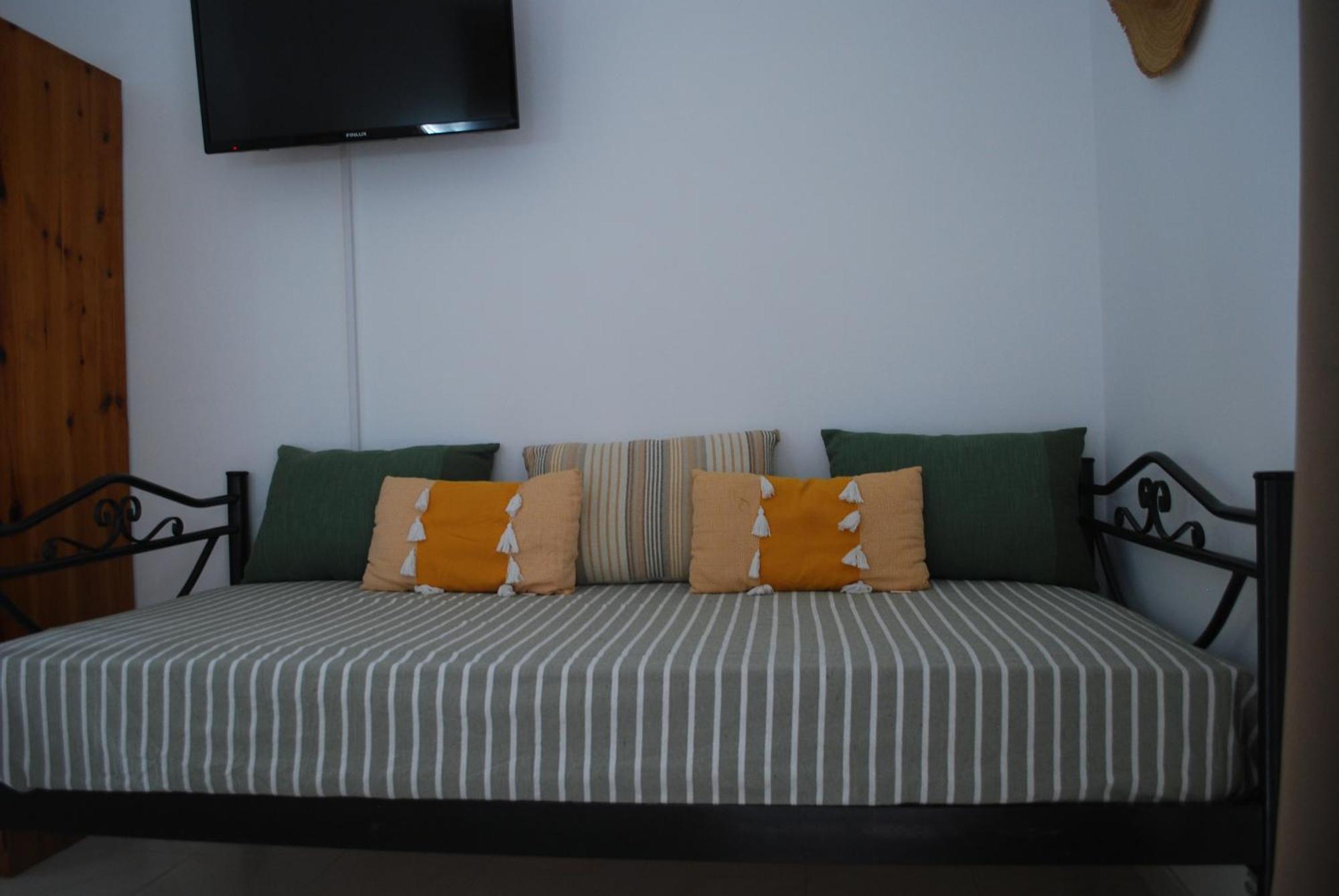 Sunset Rooms Agia Marina  Ngoại thất bức ảnh