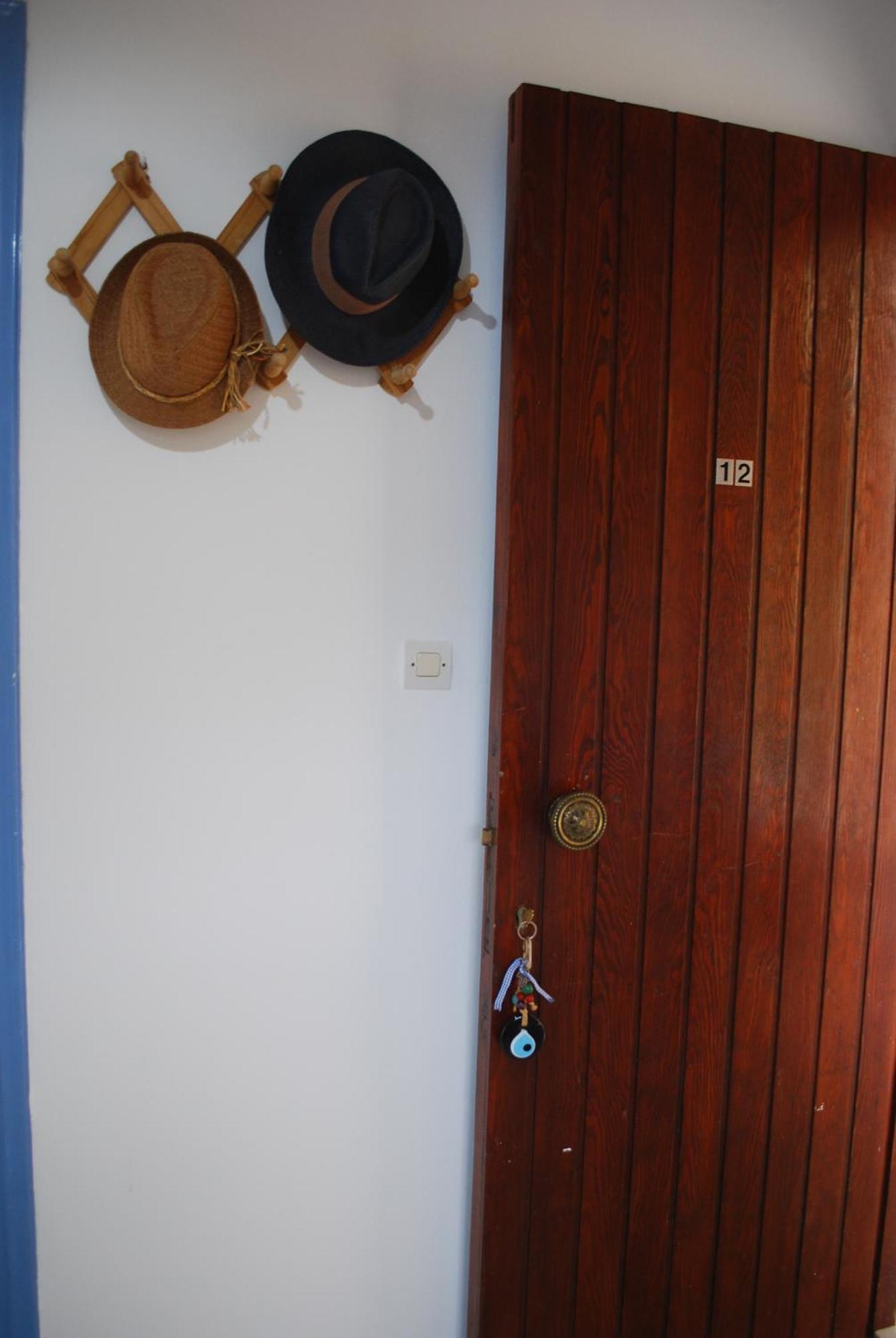 Sunset Rooms Agia Marina  Ngoại thất bức ảnh