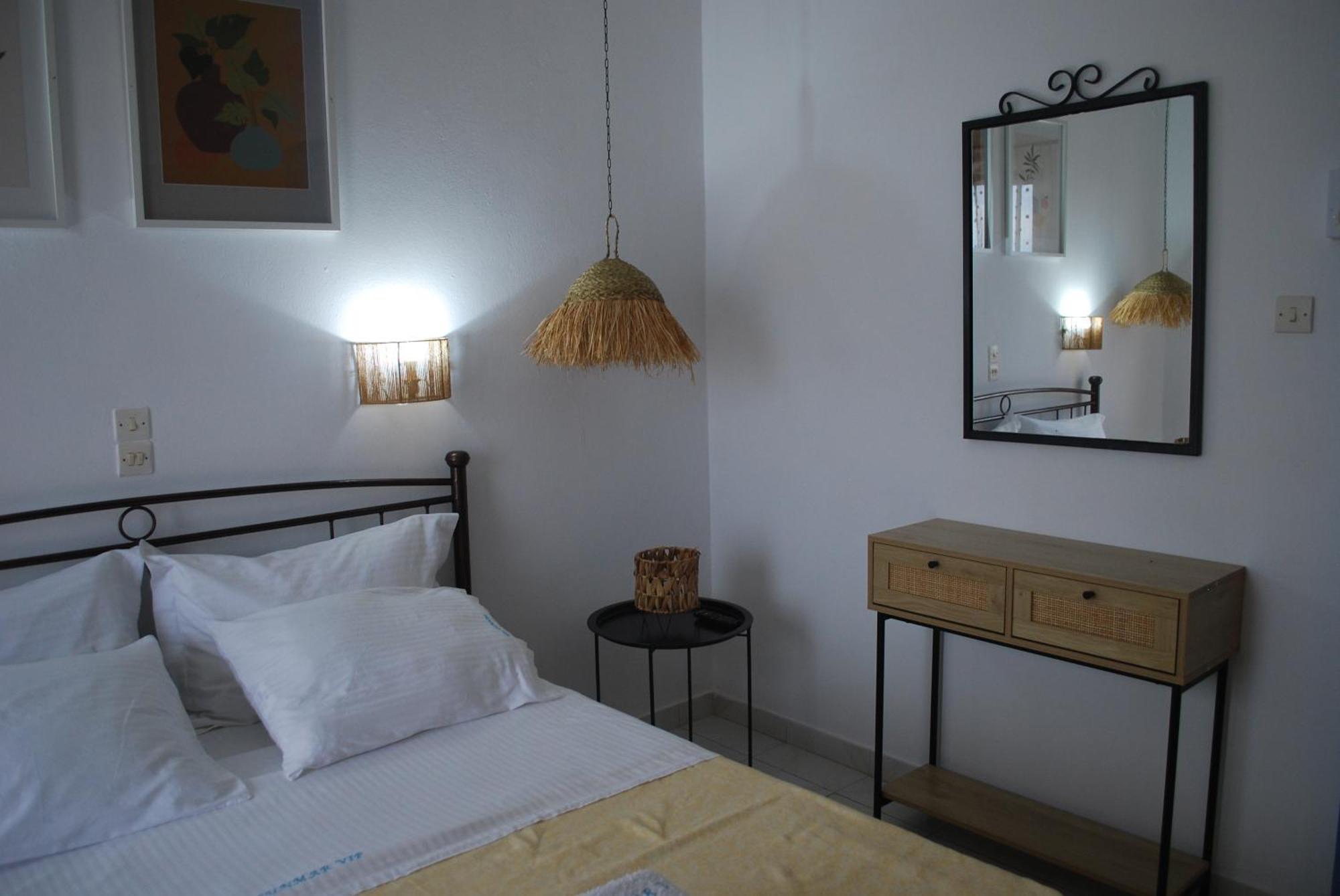 Sunset Rooms Agia Marina  Ngoại thất bức ảnh