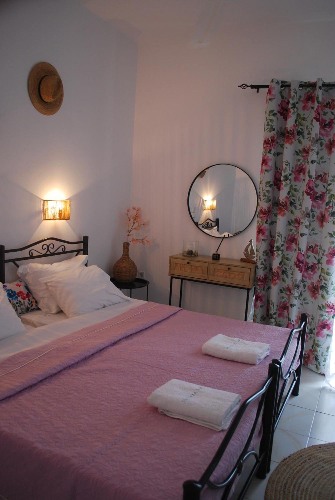 Sunset Rooms Agia Marina  Ngoại thất bức ảnh